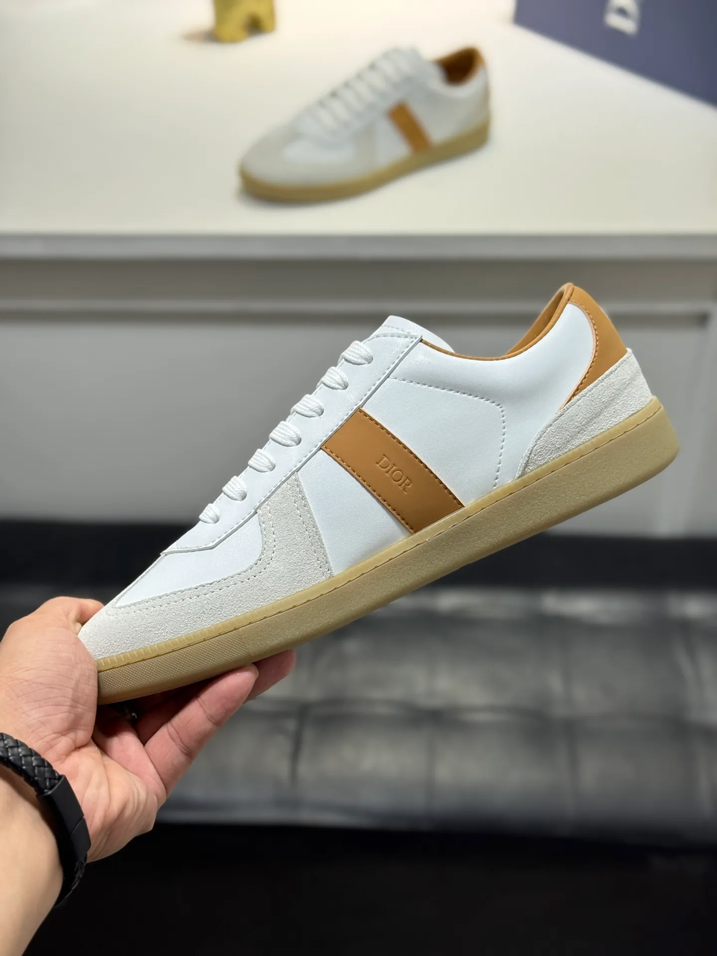 Men's Men's Shoes💰380【New Style】🎠🎠Dior🔍Top Purchasing Agency🇮🇹Di's hot style super popular sneakers are synchronized with the new product counters. The uppers are original Italian imported cowhide, the logo graphics are perfectly reproduced with complex craftsmanship necessary for fashionistas, and the imported soft sheepskin lining is Sole: The original sole is specially provided by the original factory. The exclusive movable molded sole is super comfortable. The original factory follows the order. 🔍🔍Multiple colors are available. You can enter and exit the counter at will. Welcome to compare. A must-have for trendy men. Code number: 38-44 (45 customized